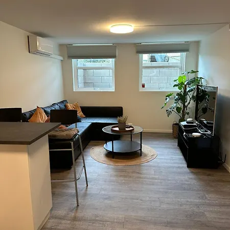 Cozy In Close To The Airport *